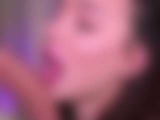 Bllowjoyy's Live Sex Cam Show