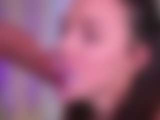 Live cam show with Bllowjoyy - Green Eyes on Camsoda
