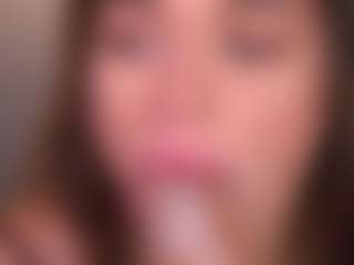 Bllowjoyy's Live Sex Cam Show