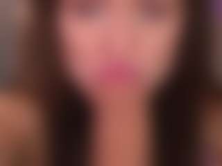 Bllowjoyy's Live Sex Cam Show