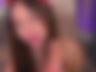 Bllowjoyy's Live Sex Cam Show