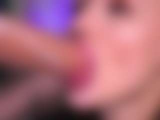 Bllowjoyy's Live Sex Cam Show
