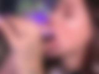 Bllowjoyy's Live Sex Cam Show