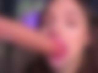 Bllowjoyy's Live Sex Cam Show