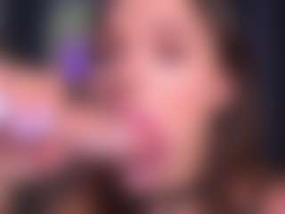 Bllowjoyy's Live Sex Cam Show