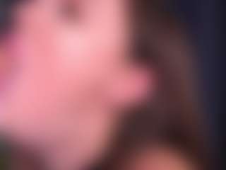 Bllowjoyy's Live Sex Cam Show