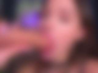 Bllowjoyy's Live Sex Cam Show