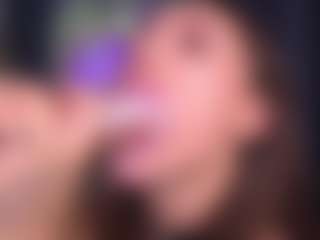 Bllowjoyy's Live Sex Cam Show