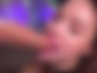 Bllowjoyy's Live Sex Cam Show