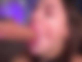 Bllowjoyy's Live Sex Cam Show