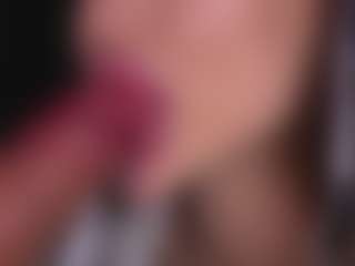 Bllowjoyy's Live Sex Cam Show