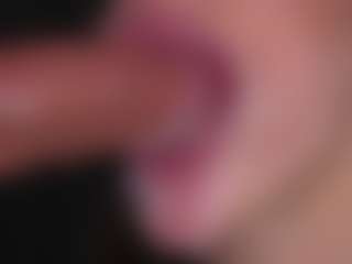 Bllowjoyy's Live Sex Cam Show