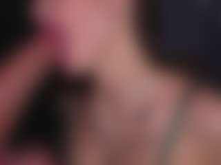 Bllowjoyy's Live Sex Cam Show