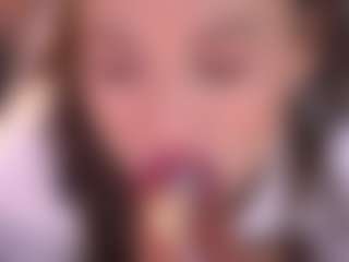 Bllowjoyy's Live Sex Cam Show