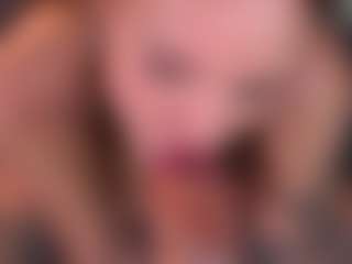 Bllowjoyy's Live Sex Cam Show