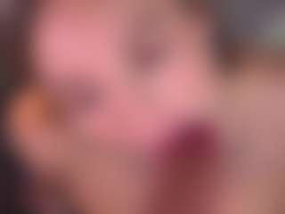 Bllowjoyy's Live Sex Cam Show