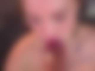 Bllowjoyy's Live Sex Cam Show