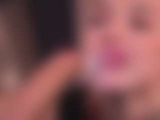 Bllowjoyy's Live Sex Cam Show