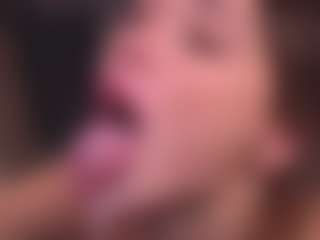 Bllowjoyy's Live Sex Cam Show