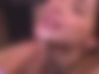 Bllowjoyy's Live Sex Cam Show