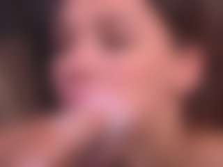 Bllowjoyy's Live Sex Cam Show