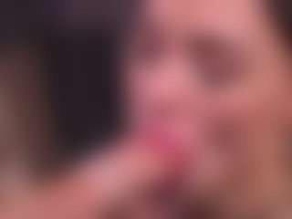 Bllowjoyy's Live Sex Cam Show