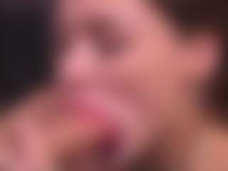 Bllowjoyy's Live Sex Cam Show
