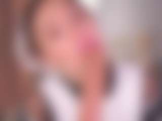 Bllowjoyy's Live Sex Cam Show