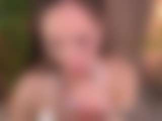 Bllowjoyy's Live Sex Cam Show
