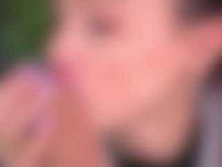 Bllowjoyy's Live Sex Cam Show