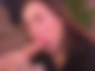 Bllowjoyy's Live Sex Cam Show