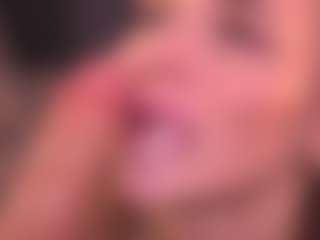 Bllowjoyy's Live Sex Cam Show