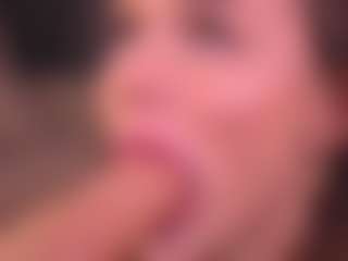 Bllowjoyy's Live Sex Cam Show