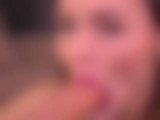 Bllowjoyy's Live Sex Cam Show