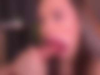 Bllowjoyy's Live Sex Cam Show