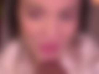 Bllowjoyy's Live Sex Cam Show