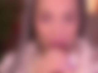 Bllowjoyy's Live Sex Cam Show