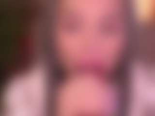 Bllowjoyy's Live Sex Cam Show