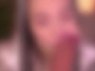 Bllowjoyy's Live Sex Cam Show