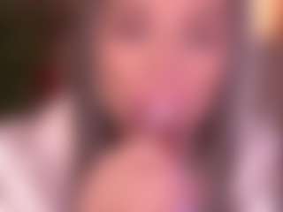 Bllowjoyy's Live Sex Cam Show