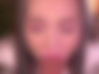 Bllowjoyy's Live Sex Cam Show