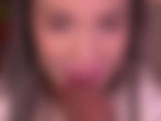 Live cam show with Bllowjoyy - Big Tits on livesuperchat.net