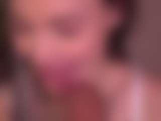 Bllowjoyy's Live Sex Cam Show