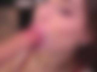 Bllowjoyy's Live Sex Cam Show