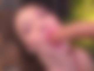 Bllowjoyy's Live Sex Cam Show