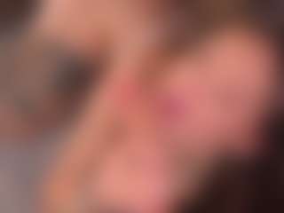 Bllowjoyy's Live Sex Cam Show