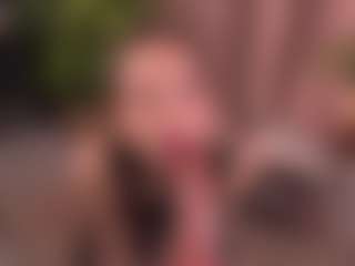 Bllowjoyy's Live Sex Cam Show