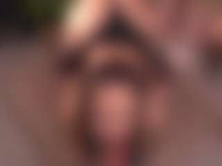 Bllowjoyy's Live Sex Cam Show