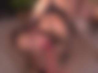 Bllowjoyy's Live Sex Cam Show