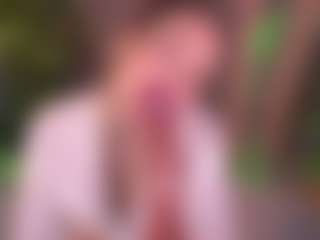 Bllowjoyy's Live Sex Cam Show